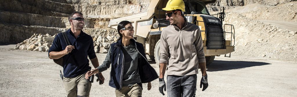Men and woman wearing bolle csp lens on construction site
