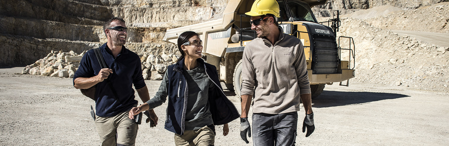 Men and woman wearing bolle csp lens on construction site